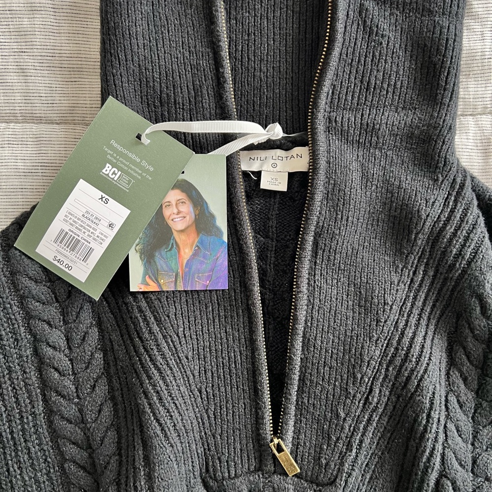 A rare find - NWT Nili Lotan quartrr zip black cableknit sweater, in XS